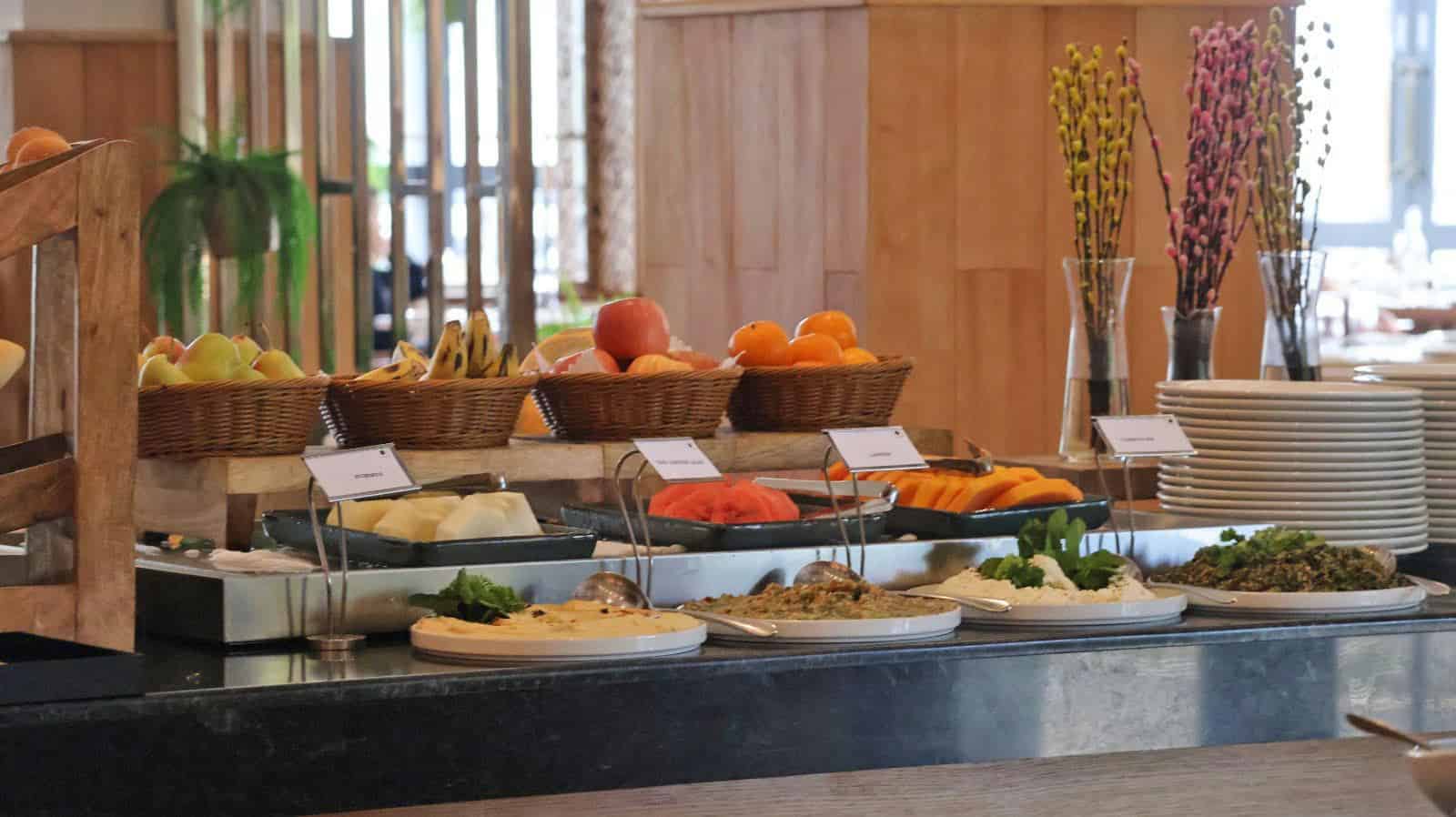 Paro's Sunday Brunch: A Feast for All